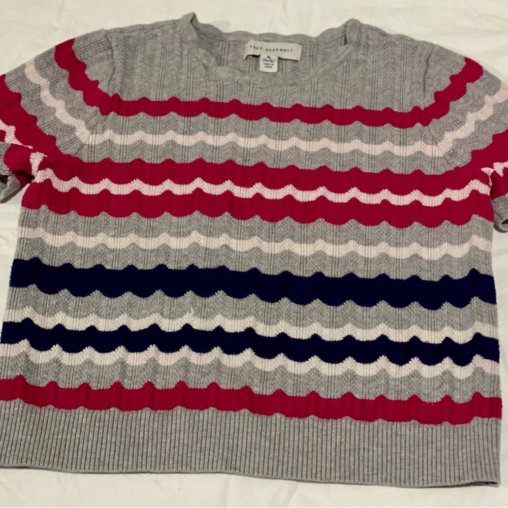 Free Assembly stripe sweater size XL in girls